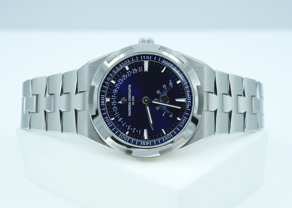 Vacheron Constantin Overseas 4000V Moonphase Retrograde Blue Dial – 2025 Boutique Exclusive