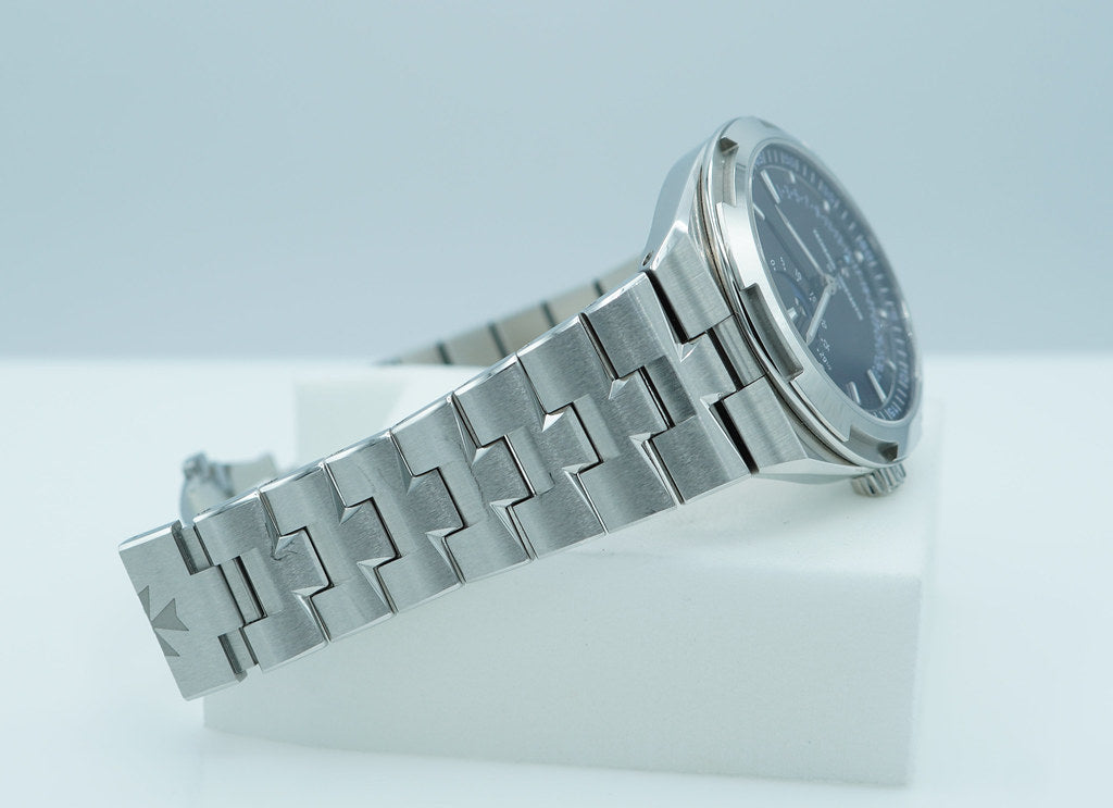 Vacheron Constantin Overseas 4000V Moonphase Retrograde Blue Dial – 2025 Boutique Exclusive